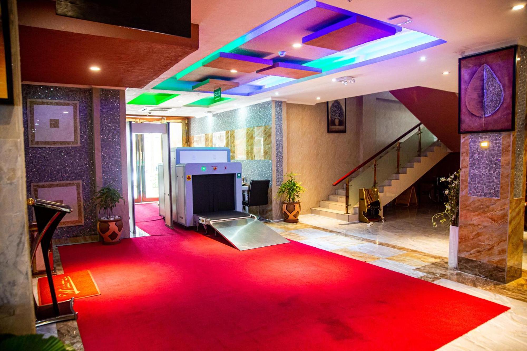 Tiffany Diamond Hotels Ltd - Makunganya Dar es Salaam Exterior photo